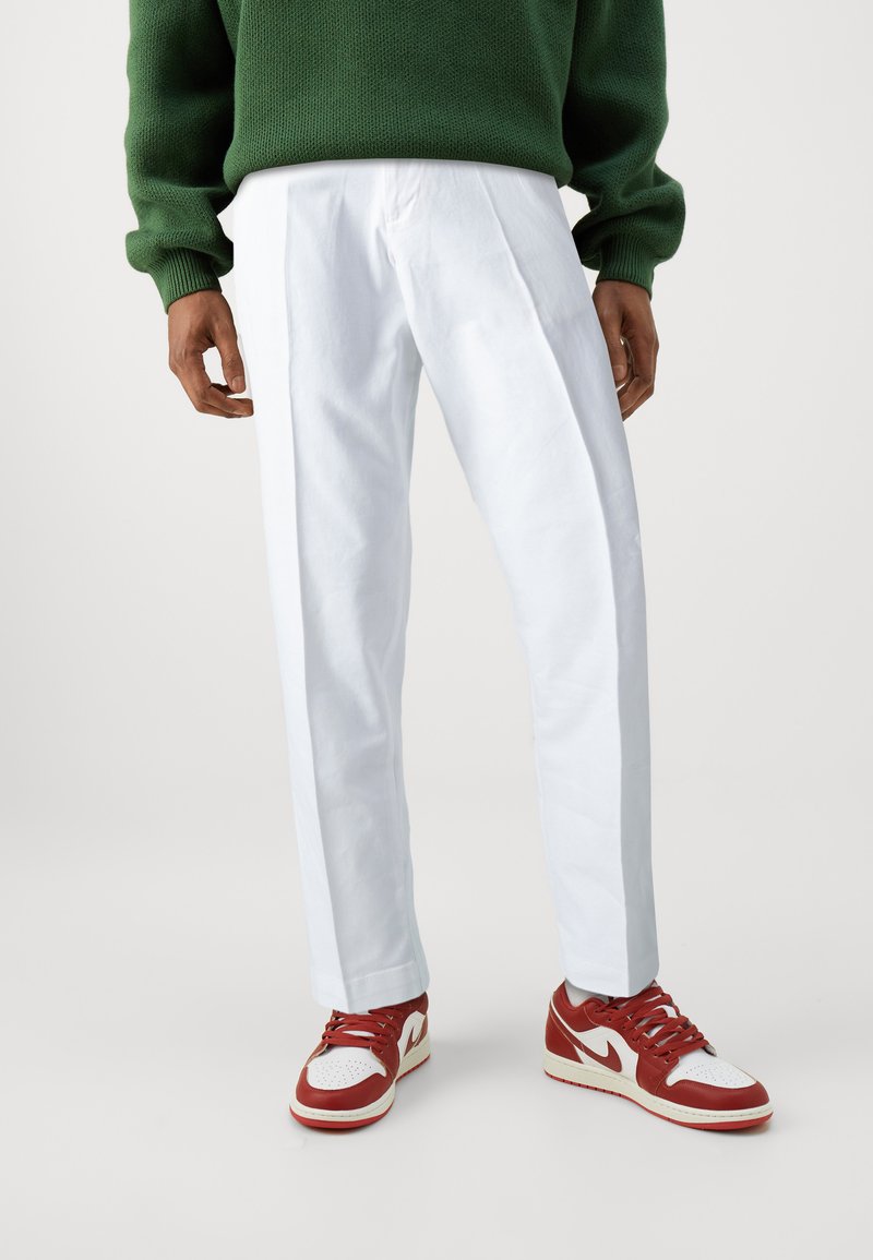 Jack & Jones PREMIUM - JPSTKANE JJOTIS LINEN BLEND CHINO - Pantalones - bright white, Ampliar