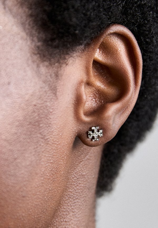 KIRA NECKLACE AND STUD EARRING GIFT SET - Earrings4