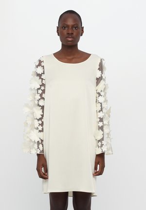 GENIE DRESS - Cocktailkjole / festkjole - cream white