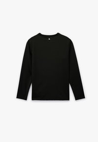 Schwarzes Langarmshirt aus leichtem Stoff. Mit einem runden Halsausschnitt und einem kleinen Knopfdetail auf der Rückseite. Glatte Textur.
