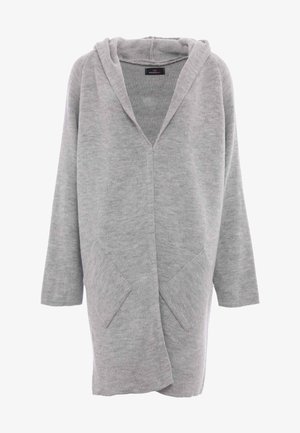 Lichtgrijze, hoodie cardigan gemaakt van zachte brei stof. Kenmerkt zich door een V-hals, twee voorzakken en driekwart mouwen.