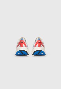 adidas Originals ADIZERO ARUKU UNISEX - Treniņu apavi - crystal white/grey/blue