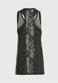 Top sin mangas con estampado de serpiente en negro y gris, que presenta un diseño de espalda nadadora y un tejido texturizado con un acabado suave y un ribete negro en contraste.