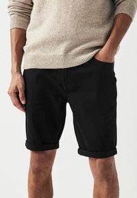 Next SOFT TOUCH-SLIM FIT - Kratke hlače - black