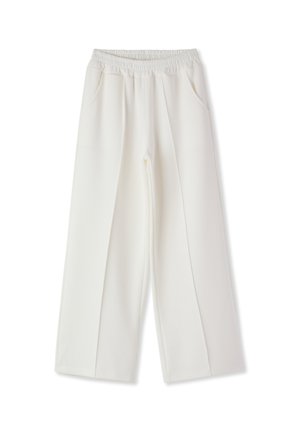 Pantaloni bianchi a gamba larga con vita elastica e due tasche laterali. Il tessuto è liscio con una leggera lucentezza e minimi dettagli di cucitura.