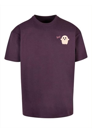 Dunkelviolettes Baumwoll-T-Shirt mit kurzen Ärmeln, das ein kleines Cartoon-Geistchen und den Text "Boo!" auf der linken Brustseite zeigt.