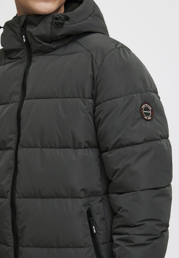 IDHersh - Parka - forged iron2