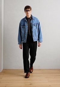 Thumbnail Image 2