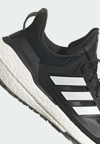 adidas Performance ULTRABOOST 22 CRDY II czarny