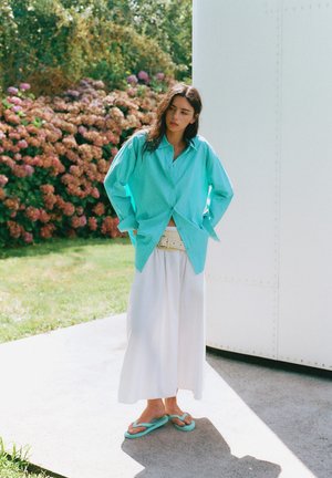 PULL&BEAR, STRIPED OVERSIZE - SHIRT - Blúzka so zapínaním na gombíky - turquoise