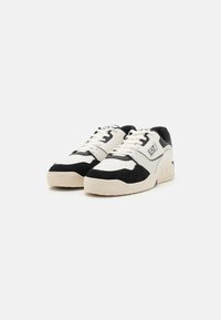 EA7 Emporio Armani BASKET UNISEX - Sportcipő - off white/black