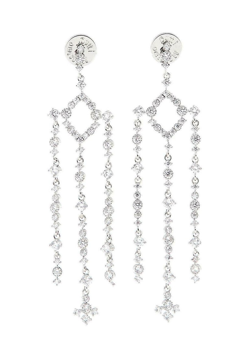Orecchini a chandelier in argento con più file di pietre preziose trasparenti. Design geometrico con una forma a diamante in alto e dettagli a cascata.
