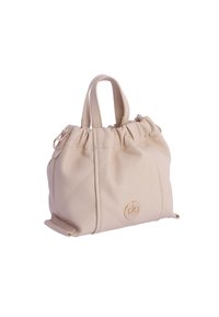 Bolso de mano de cuero beige con parte superior fruncida, textura acolchada, dos asas cortas y un detalle de logo en tono dorado en el frente.