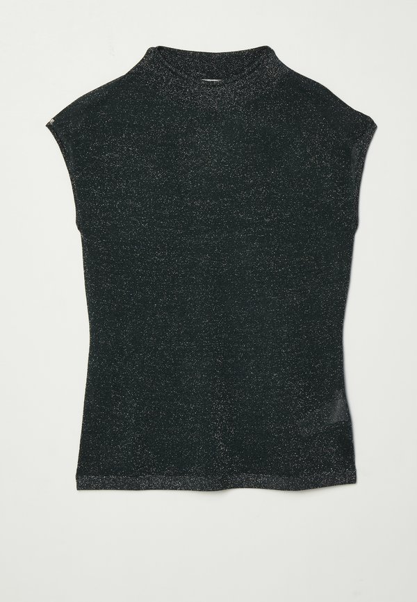 CELA - Basic T-shirt3