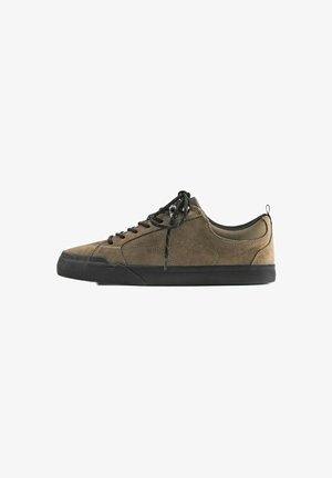PULL&BEAR, CASUAL LACE-UP - TRAINERS - Baskets basses - brown