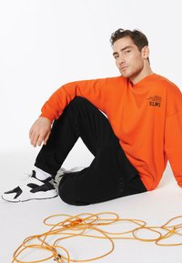 Harlem Soul UNISEX - Sweatshirt - orange