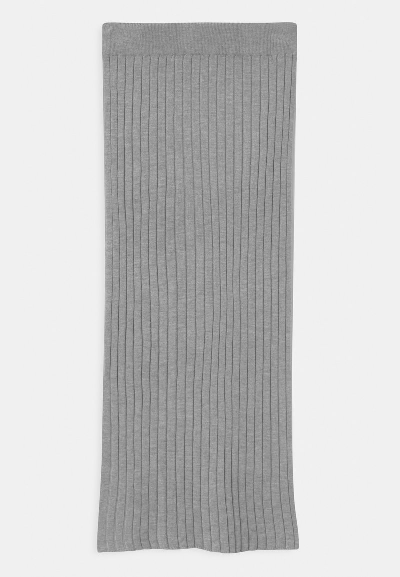 Grå, ribbestrikket stoffskjørt med lang, rett design, som har vertikale striper og en jevn tekstur. Kantene er svakt avrundet.