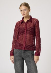 Unselected, burgundy red