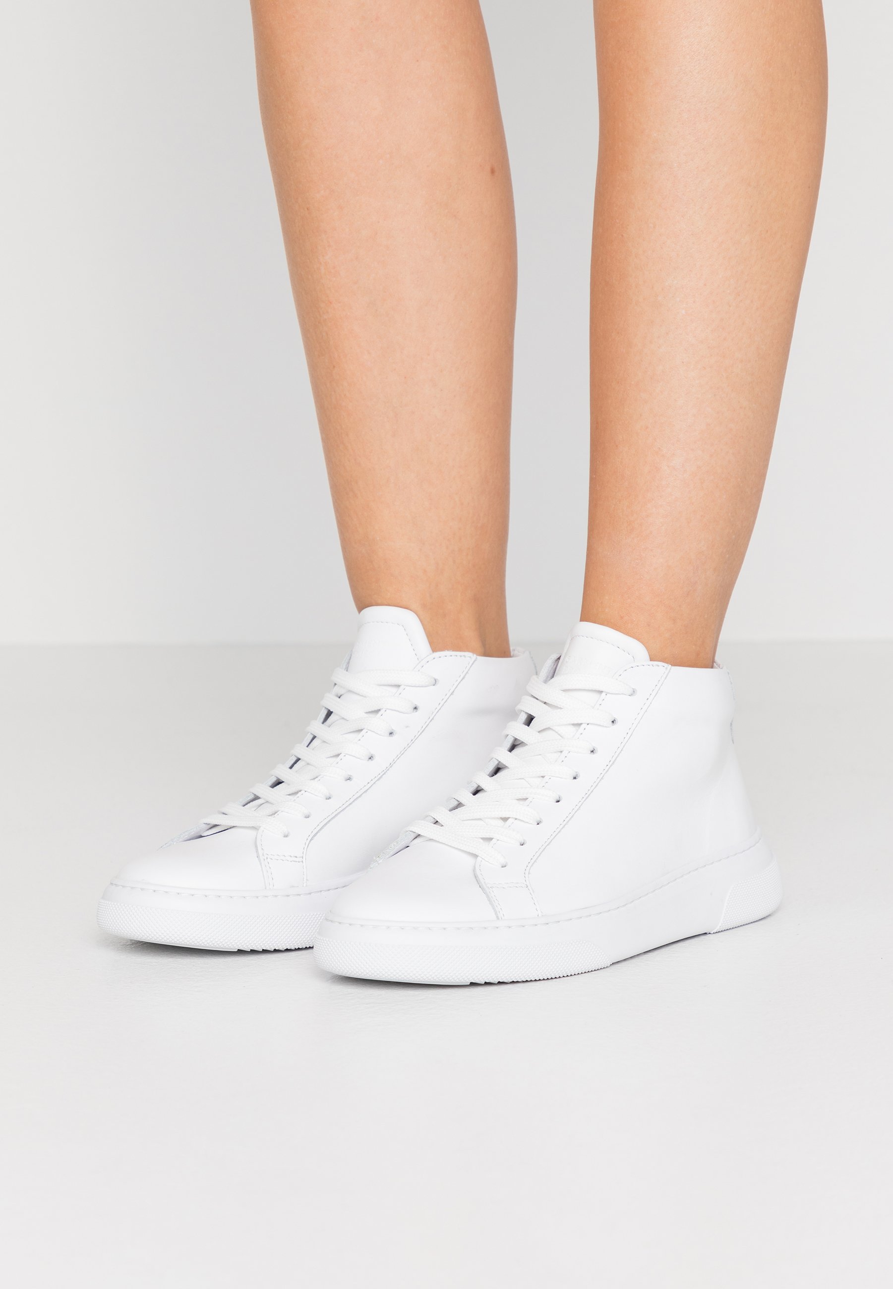 GARMENT PROJECT EXCLUSIVE TYPE MID Høye joggesko white White Type Sko | Garment Project | Sneakers | Miinto.no