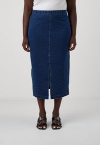 ONLY Carmakoma CARBOWIE MIDI TUBE SKIRT  - Fustă denim - naval academy