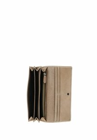 Portefeuille en cuir beige avec trois compartiments, une poche zippée et des emplacements pour cartes à l'intérieur. Surface texturée avec détails de couture.