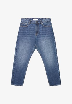 Jeans in denim con lavaggio dal blu chiaro al medio, con gambe dritte, design a cinque tasche e chiusura con bottone. Texture liscia con cuciture morbide.