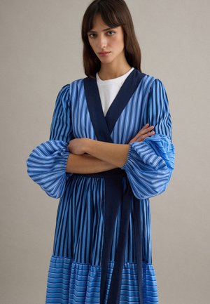 PIOMBO STRIPED PURE WITH REGULAR FIT - Vestido largo - blue/light blue