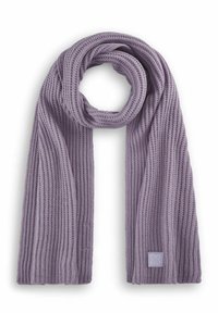 Lila gestrickter Schal mit einem strukturierten Rippenmuster, das an einem Ende ein kleines Logopatch aufweist. Der Stoff wirkt weich und leicht.