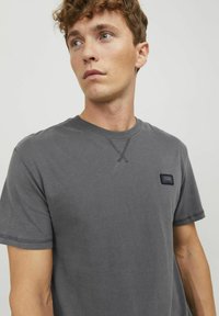 Jack & Jones CLASSIC TEE CREW NECK - Camiseta básica - asphalt