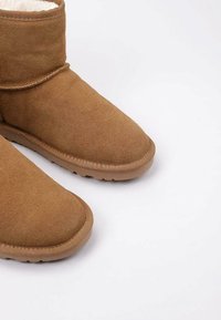 LIMMA NIIVISTY - Botines - camel