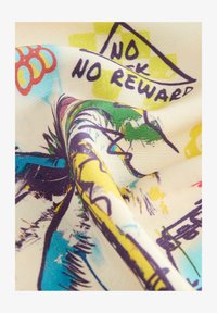 Non selezionato, ecru graffitti