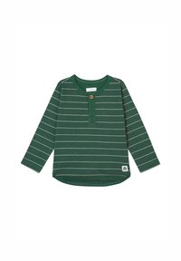 Groene langesleeve shirt met dunne beige strepen, een ronde hals, knoopdetail aan de voorkant en een klein logopatch aan de onderkant. Zachte stoftextuur.