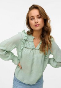 Vero Moda VMELSIE - Blus - silt green