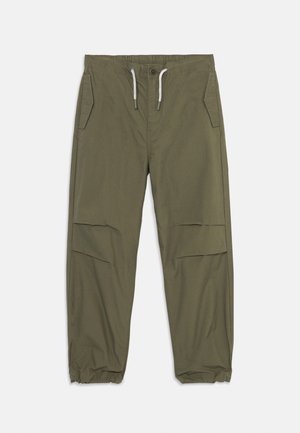Tommy Hilfiger PARACHUTE PANT - Kelnės - battle green