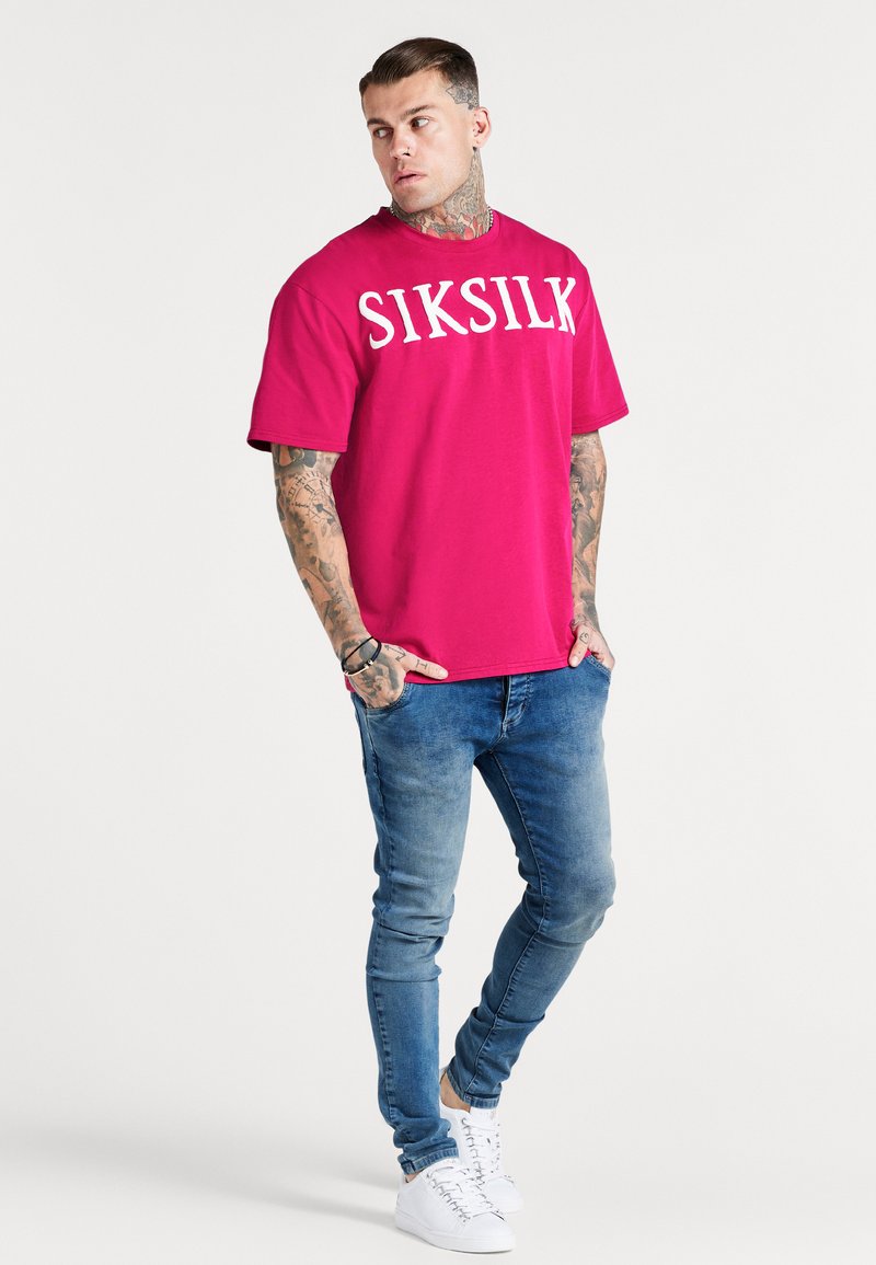 Herren T-Shirts basic | SIKSILK DROP SHOULDER RELAXED FIT TEE T-Shirt print pink - LS52696 Herren T-Shirts basic | SIKSILK DROP SHOULDER RELAXED FIT TEE T-Shirt print pink - LS52696