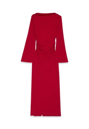 Vestido rojo con mangas de campana largas, detalle de drapeado en la parte posterior, corte hasta el suelo, hecho de una tela suave, con una silueta ajustada.