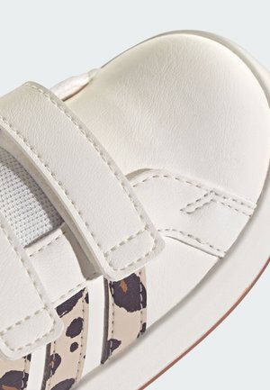 adidas Grand Court 3.0 CF White Aurora Coffee Cheetah (TD) — foto 6