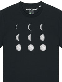 Zwarte T-shirt met de fasen van de maan in grijs, weergegeven in een 3x3 rooster. De stof heeft een gladde textuur, zonder zichtbare patronen of accenten.