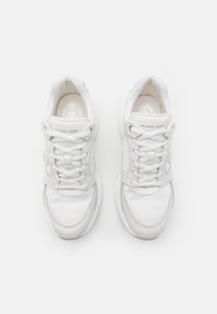 MICHAEL Michael Kors ZUMA TRAINER - Baskets basses - optic white