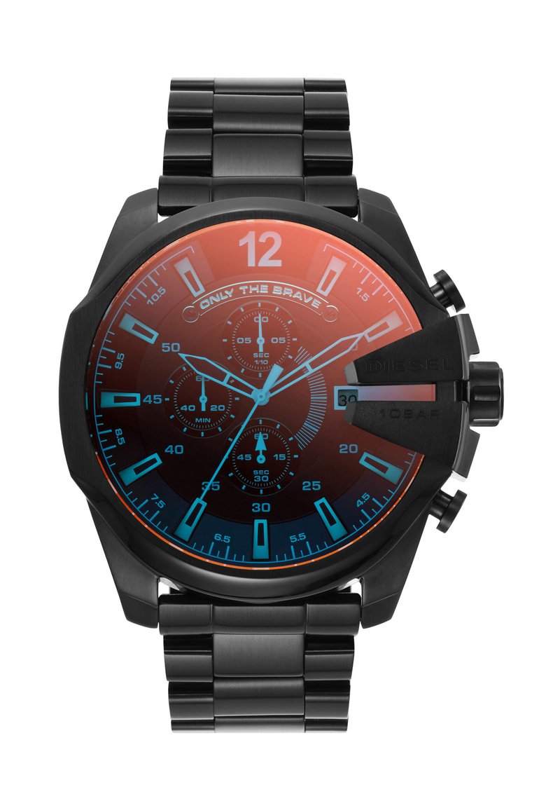 Montre-bracelet chronographe noire avec un cadran dégradé orange et bleu, présentant de grands index horaires, un bracelet métallique et une couronne proéminente.