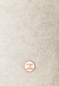 Thumbnail Image 6