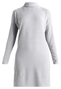 Grå, långärmad klänning med hög halsringning, tillverkad av mjukt, texturerat tyg. Har en lös passform och sidfickor för ökad rörelsefrihet.