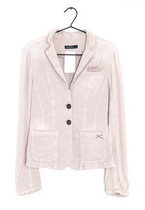 Lys rosa blazer med to frontlommer, tre knapper, notched lapeller og en dekorativ lomme. Blødt stof med en let glans.