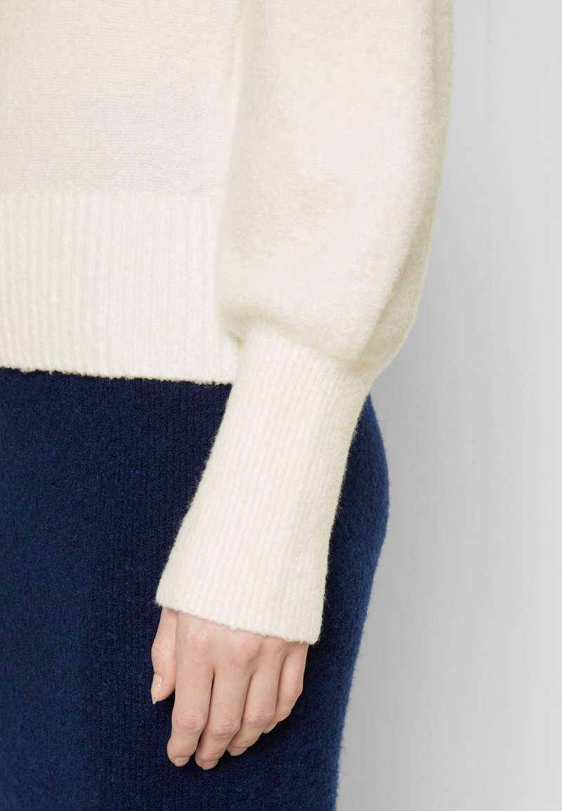 Damen Kleider | Cinq à Sept DARA SWEATER Strickpullover ivory/offwhite - GU09649 Damen Kleider | Cinq à Sept DARA SWEATER Strickpullover ivory/offwhite - GU09649