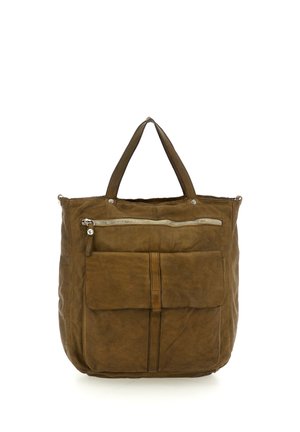 Borsa a mano in pelle marrone con doppi manici, tasca frontale con cerniera e ampia tasca a patta fissata da una cinghia verticale.