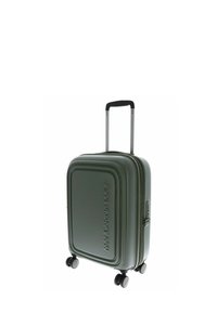 Valise rigide verte à roulettes avec une poignée télescopique et un cadenas latéral, se tenant debout sur un fond blanc.