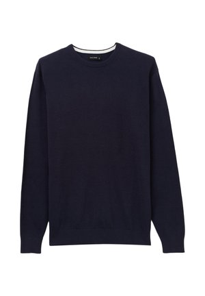 Pull en tricot bleu marine avec un col rond, des manches longues, et des poignets et un ourlet côtelés. Texture lisse, sans motifs ni accents visibles.