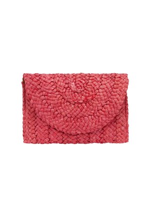 Vævet clutch taske i klar pink. Har en rund flap og tekstureret mønster, lavet af et flettet materiale. Kompakt, rektangulær form.