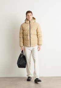 Tommy Jeans ESSENTIAL  - Down jacket - gentle gold