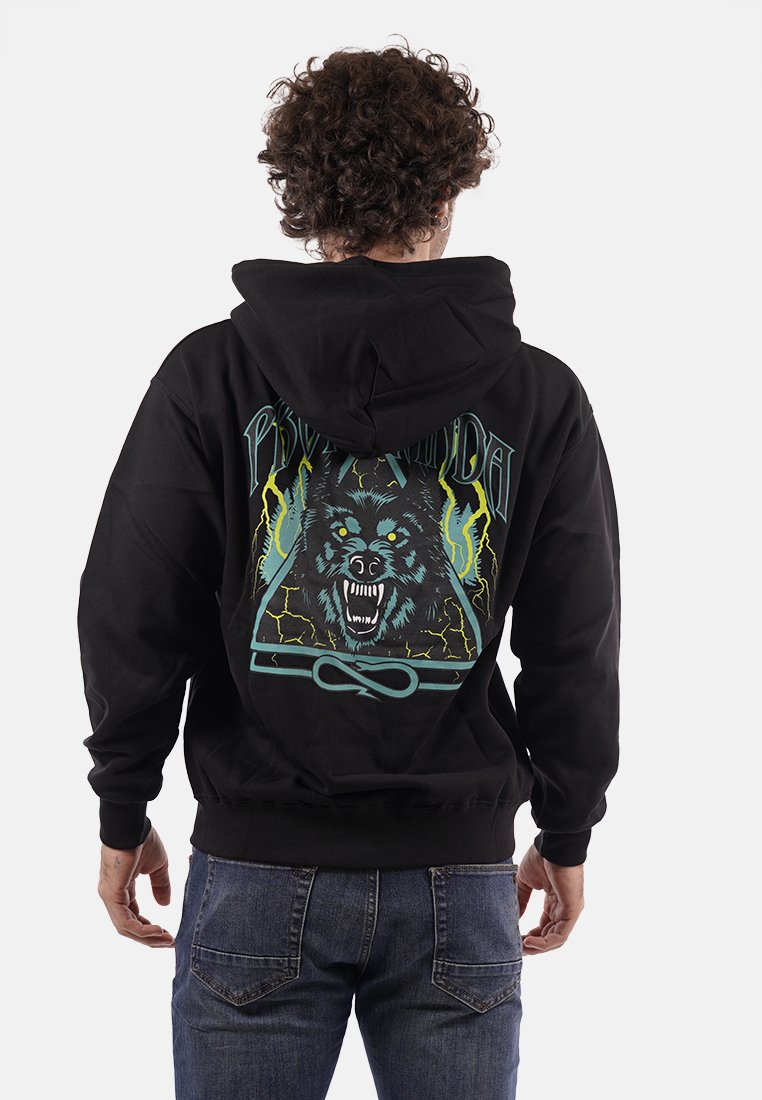 Felpa nera con cappuccio e una grafica che presenta la testa di un lupo, accenti blu e gialli e motivi di fulmine. Tessuto morbido, cappuccio con coulisse.